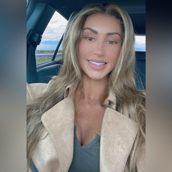 Tresses by Jules full handtied wig - Picture 9 of 13